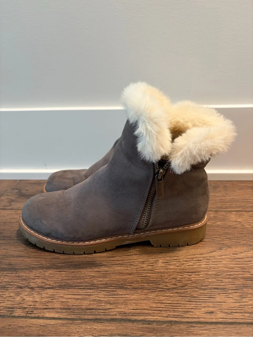 American Eagle Outfitters comfortable taupe